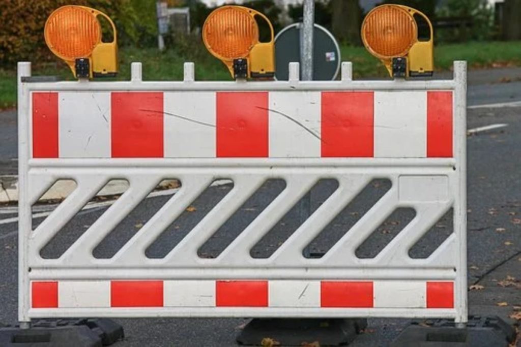 Wegen Unfall: Bernstrasse in beiden Richtungen gesperrt