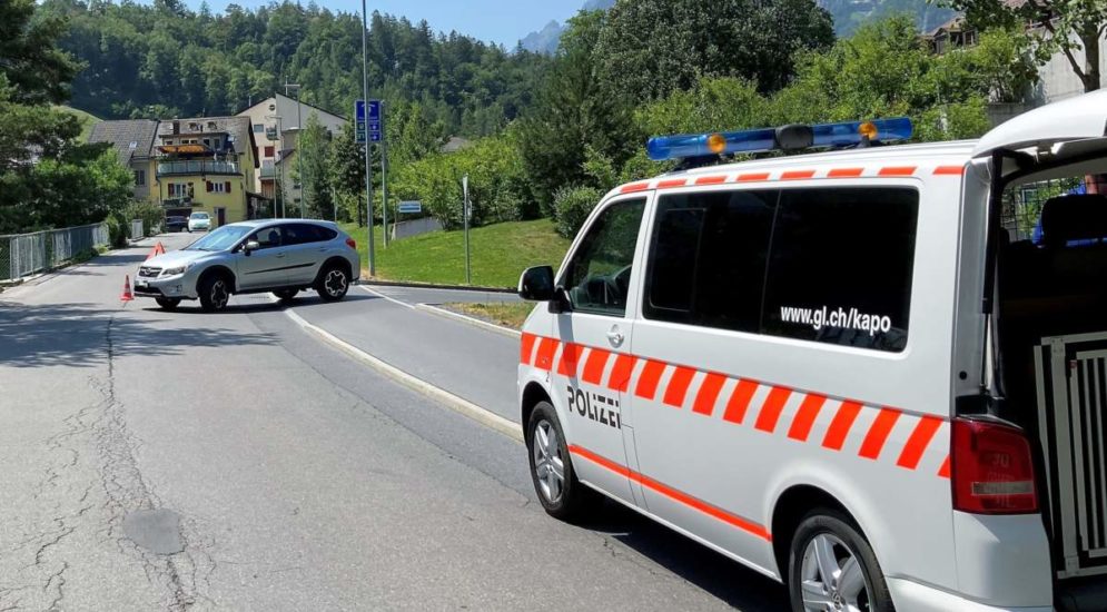 Glarus: Unfall zwischen PW und Radfahrer