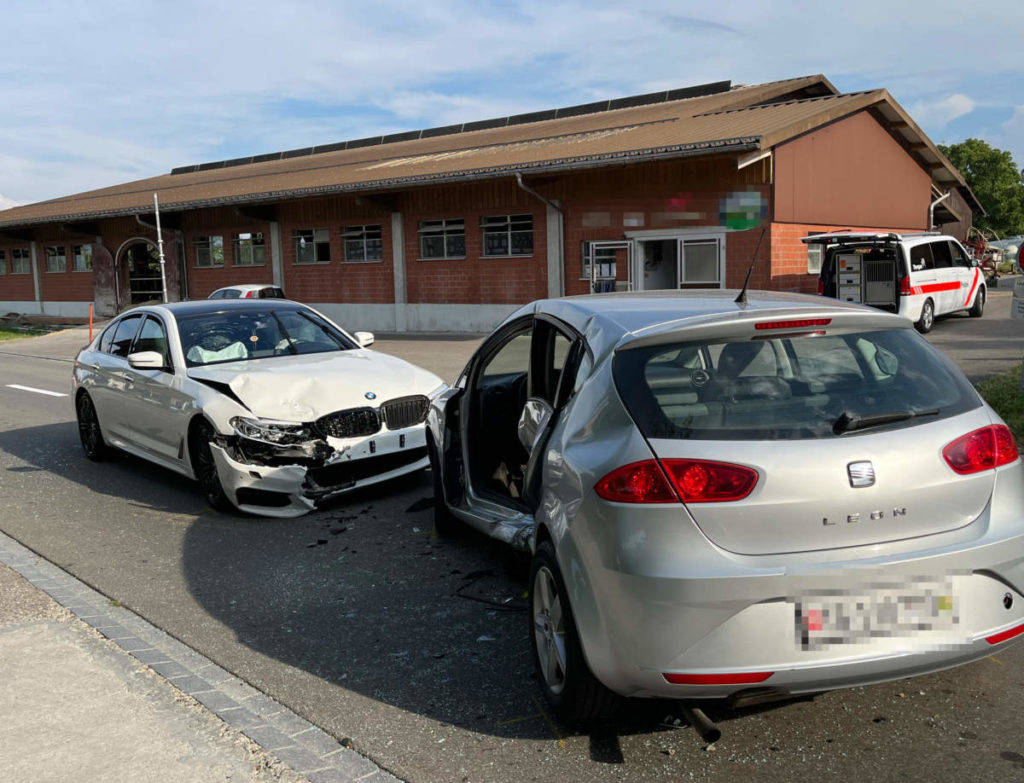 Amriswil TG: Unfall zwischen BMW und SEAT fordert Verletzte