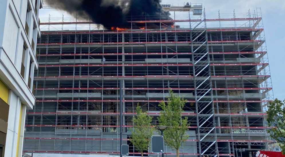 Horw LU: Eine Person stirbt bei Brand auf Baustelle
