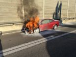 Basel: Auto auf der A2 komplett ausgebrannt
