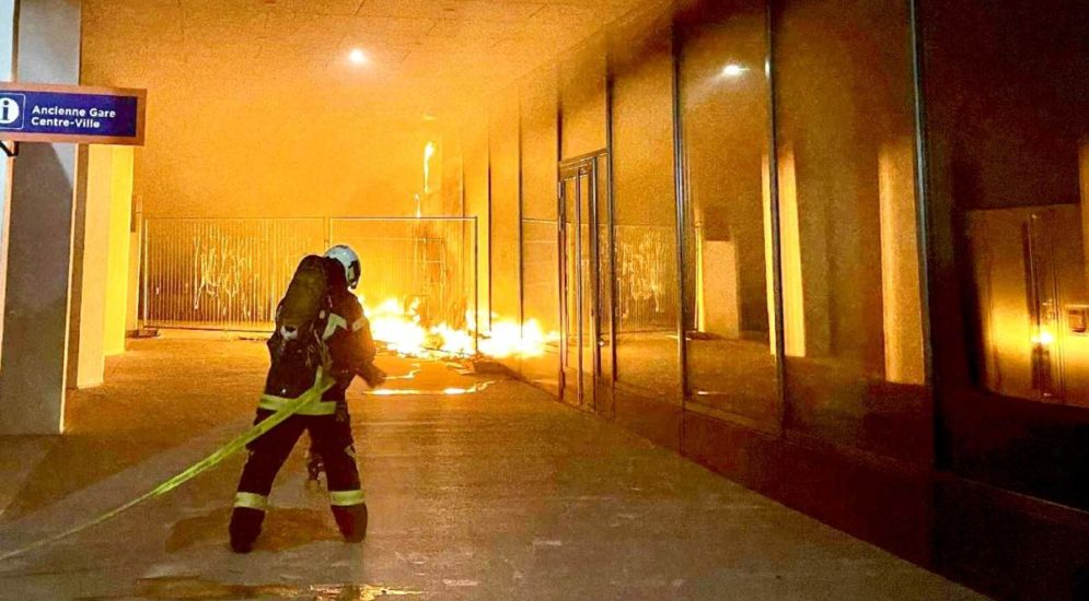 Bulle FR: Unterführung am neuen Bahnhof in Brand