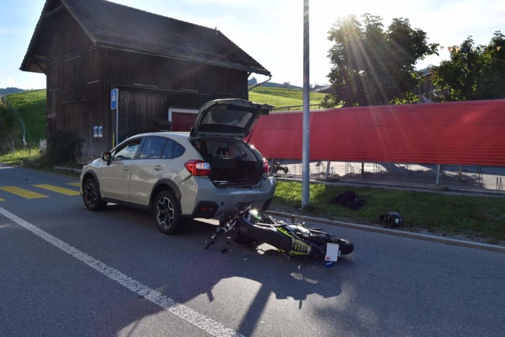 Urnäsch AR: 17-jähriger Motorradfahrer bei Unfall verletzt