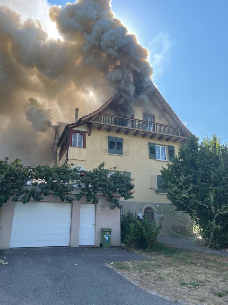 Brand in Bad Zurzach AG: Drittperson alarmiert Bewohner