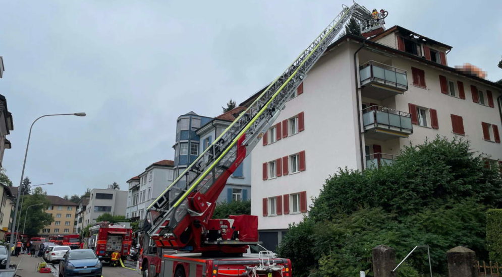 St.Gallen: Fahrlässigkeit fordert Brand in Mehrfamilienhaus
