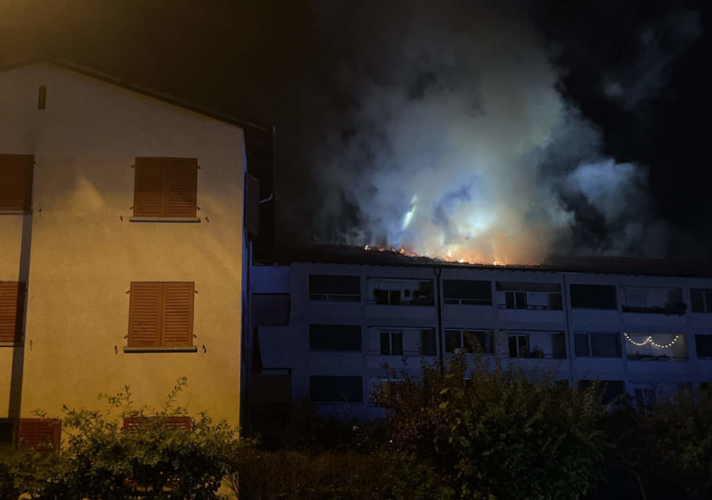 Brand in Kriens LU: 26 Bewohner evakuiert