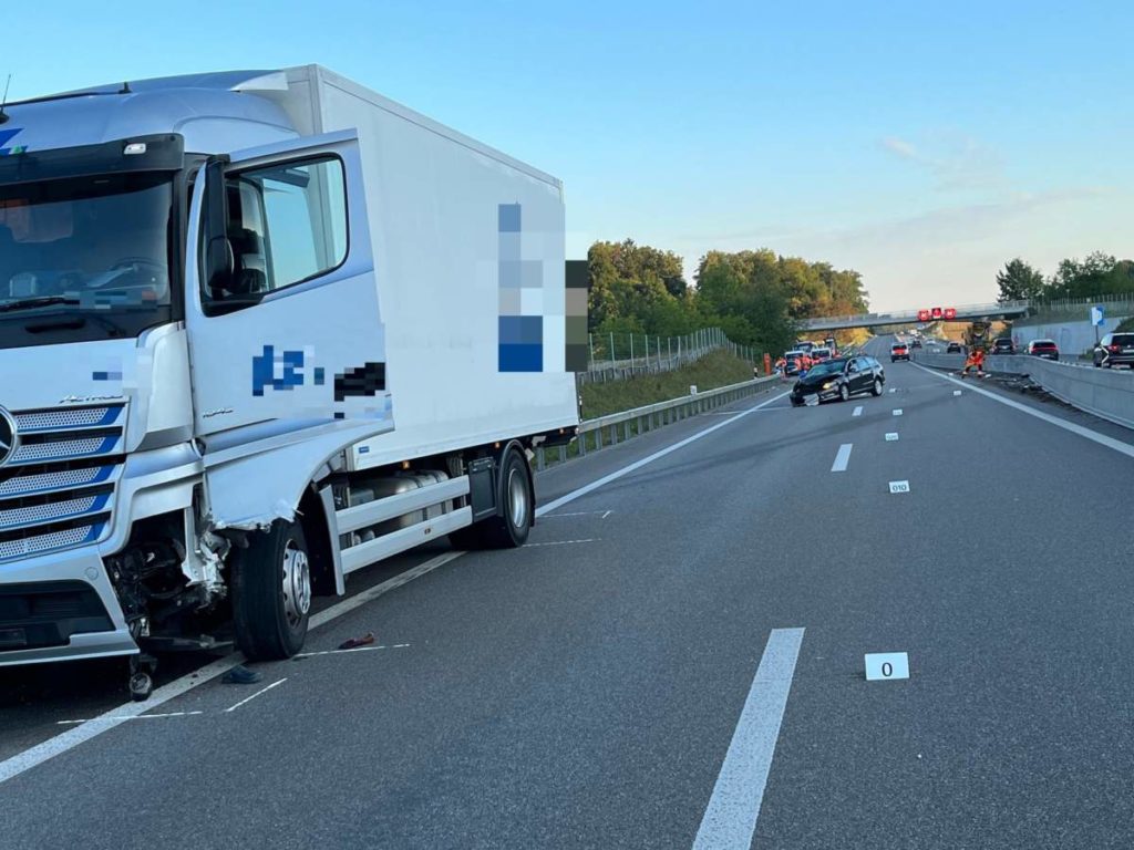 Winkel ZH: Autobahn wegen heftigem Unfall gesperrt