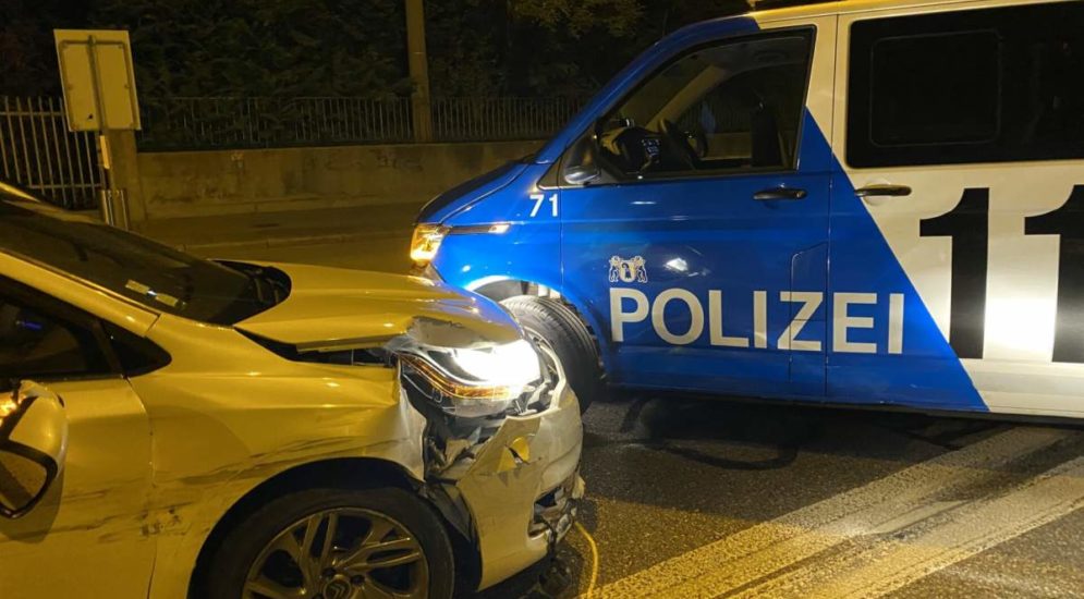Basel: Vor Kontrolle geflüchtet und in Polizeifahrzeug gedonnert