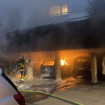 Reinach AG: Vier Autos bei Brand zerstört