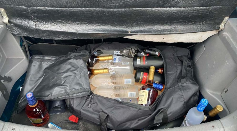 Steinhausen ZG: Mann mit 37 Flaschen geklauten Spirituosen erwischt