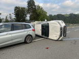 Werthenstein LU: Lieferwagen kippt bei Unfall auf die Seite