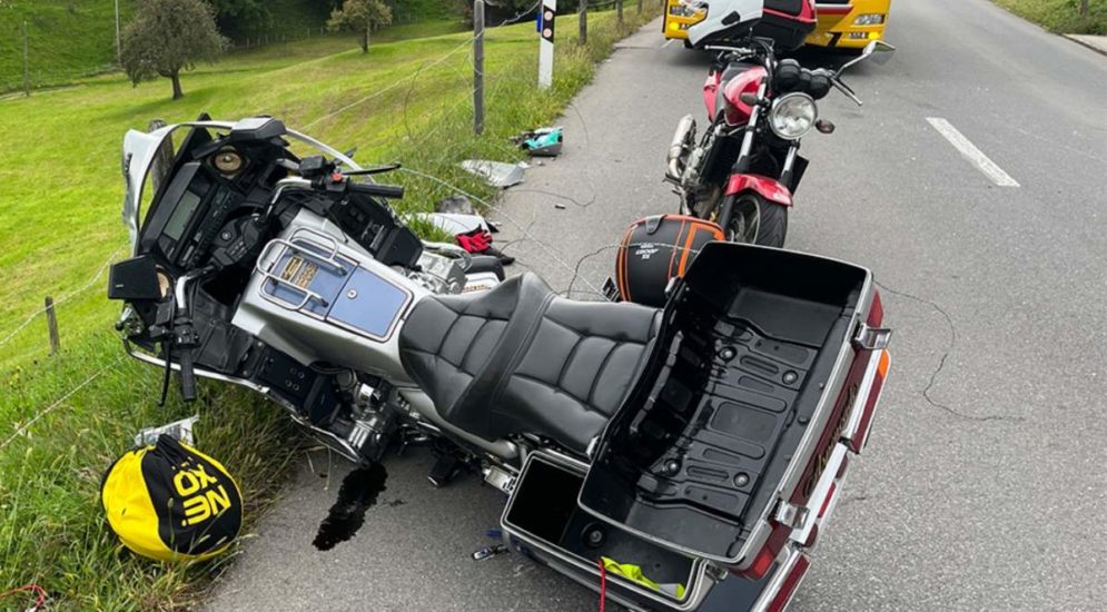 Unfall in Stalden OW: Crash zwischen Motorrad und Postauto