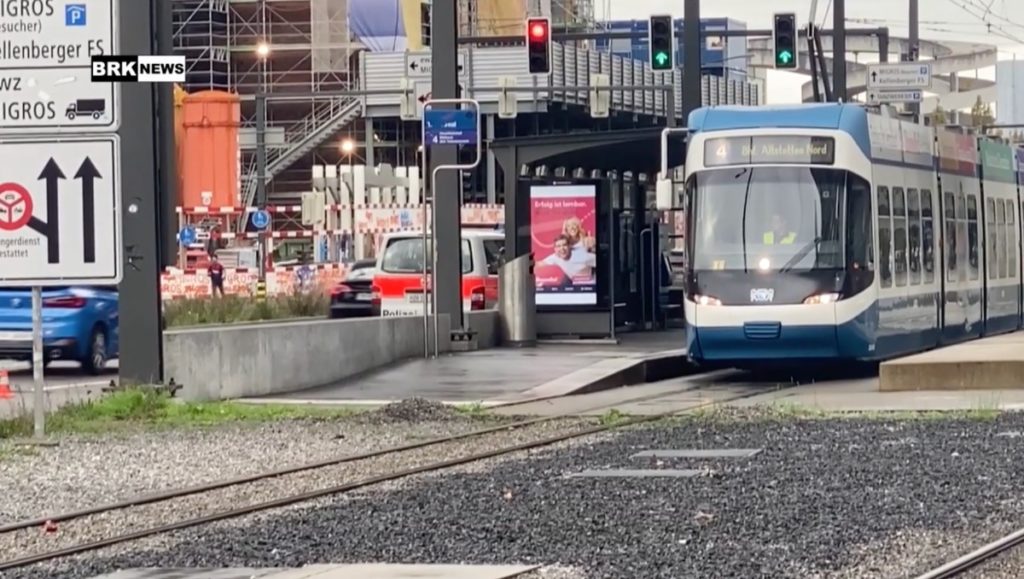 Zürich: Bei Unfall prallt Tram in E-Trottinettfahrer