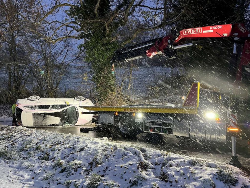 Oberdorf BL: Auto gerät bei Winterwetter ins Rutschen: Unfall