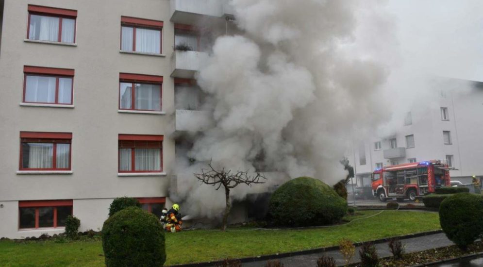 Stans NW: Brand in Mehrfamilienhaus