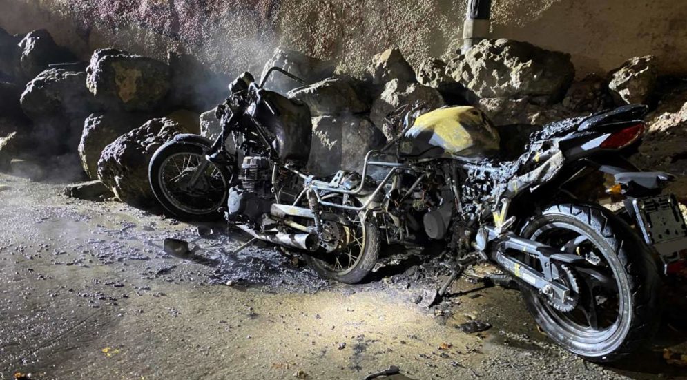 Risch Rotkreuz ZG: Motorräder in Brand geraten