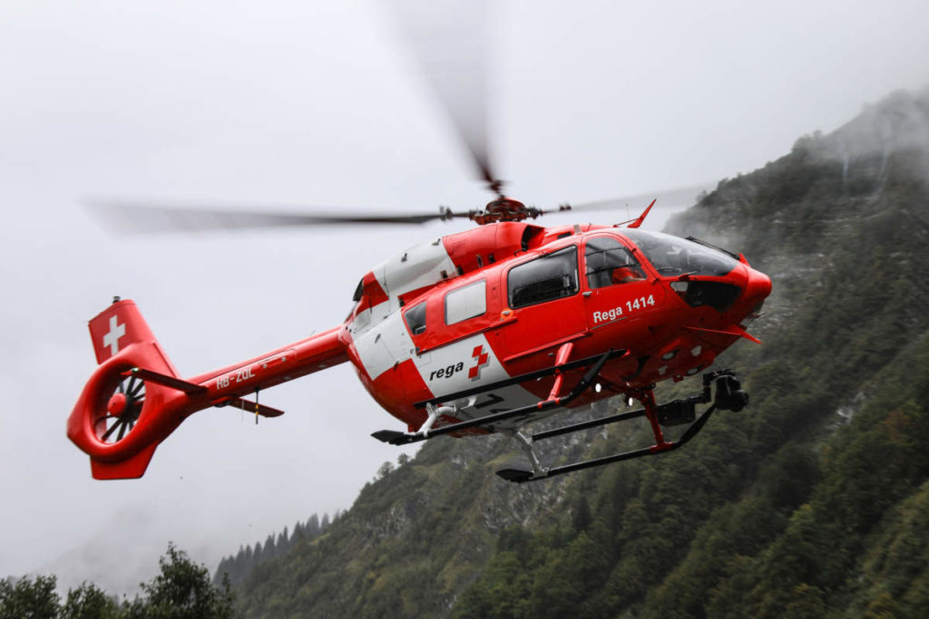 Dank Instrumentenflug: Rega fliegt Patientin trotz schlechter Sicht nach Bern