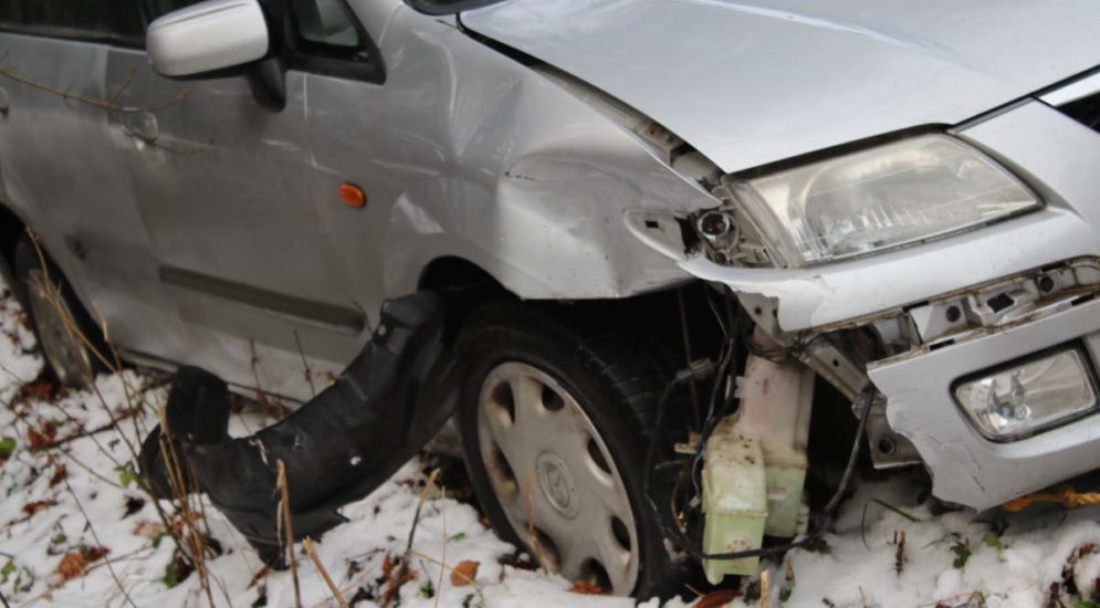 Eggerstanden AI: Griff in Beifahrerfussraum verursacht Unfall