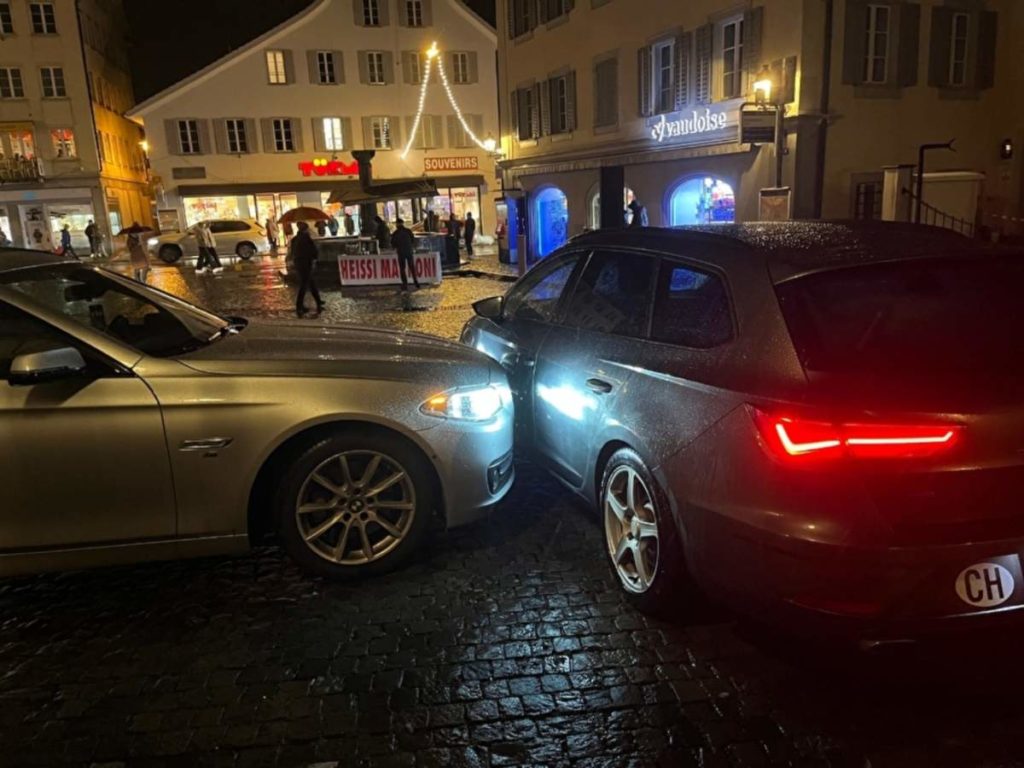 Unfall auf dem Rathausplatz in Altdorf