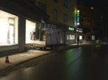 Davos Platz GR: Anhänger löst sich und kracht in Schaufenster