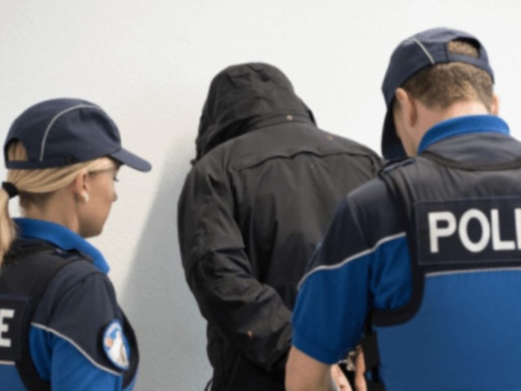 Brugg AG: 24-Jähriger nach Diebstahl gestellt und verhaftet