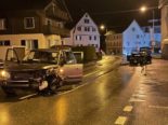Schübelbach: Frontaler Unfall - Auto gegen Haus geschleudert, 2 Verletzte