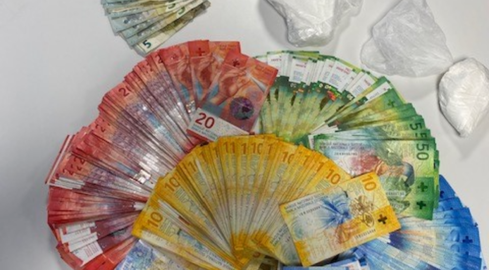 Zürich: 17'500 Franken und Kokain sichergestellt