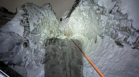 Berglihütte BE: Alpinisten mit Flaschenzug aus steilem Gelände gerettet