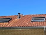 Schattdorf UR: Gleitschirmschülerin streift Dachgiebel