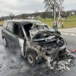 Seon AG: Renault nach Unfall in Flammen aufgegangen