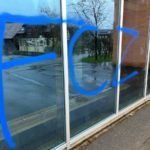 Balterswil / Ifwil TG: Verkehrstafeln und Fassaden besprayt