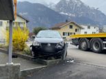 Schattdorf UR: Autofahrer kollidiert bei Unfall mit Eisenzaun