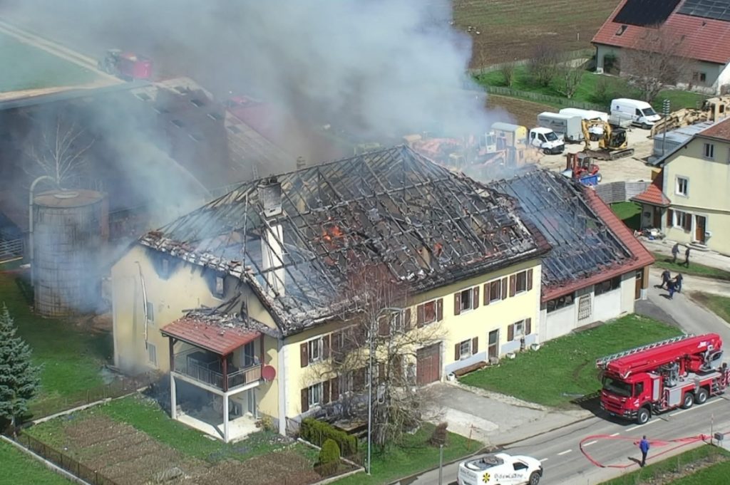 Haus nach Brand komplett zerstört