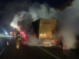 A1, Neuendorf SO: Anhänger von Lastwagen fängt Feuer