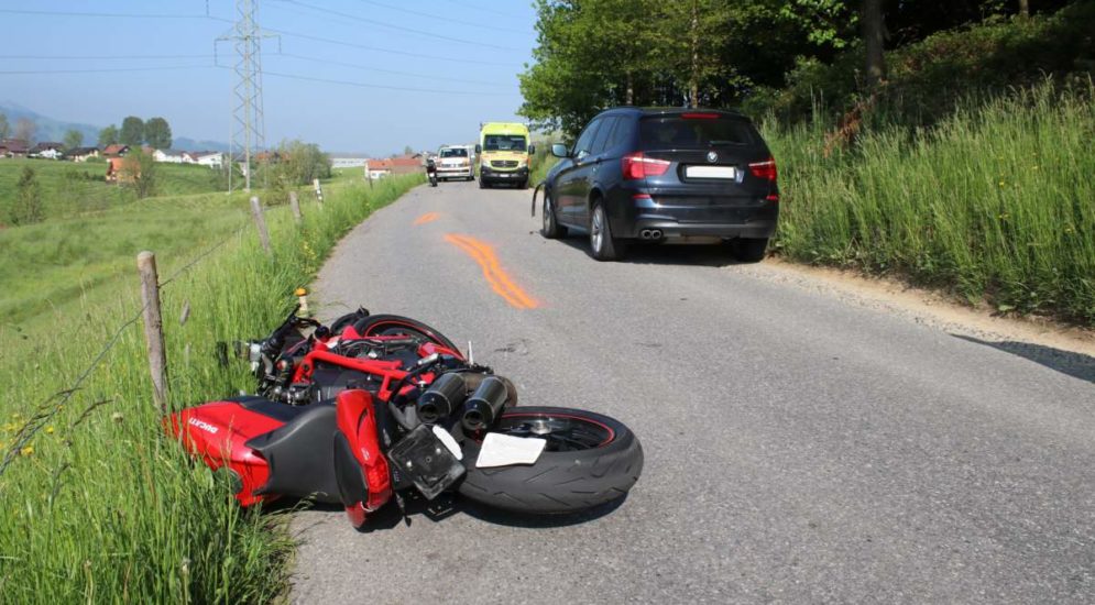 Appenzell Eggerstanden: Motorradfahrer mit REGA ins Spital geflogen