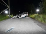 Unfall in Haldenstein: PW prallt gegen Strommast und überschlägt sich
