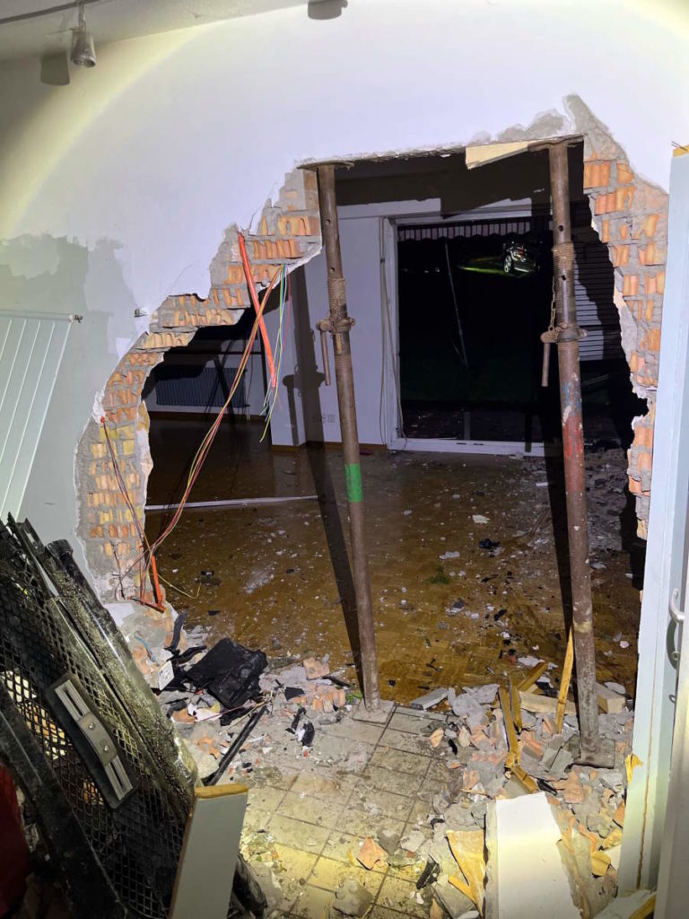Rorschacherberg: Bei heftigem Unfall Hausmauer durchbrochen