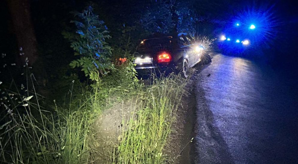 Spreitenbach: BMW-Lenker (18) crasht bei Unfall frontal gegen Baum