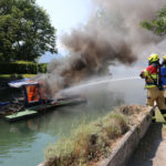 Brüggli Stadt Zug: Schwimmender Saugbagger in Brand geraten