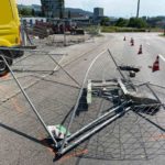 Risch Rotkreuz: Auf Flucht vor Polizei Unfall gebaut und Bauarbeiter verletzt