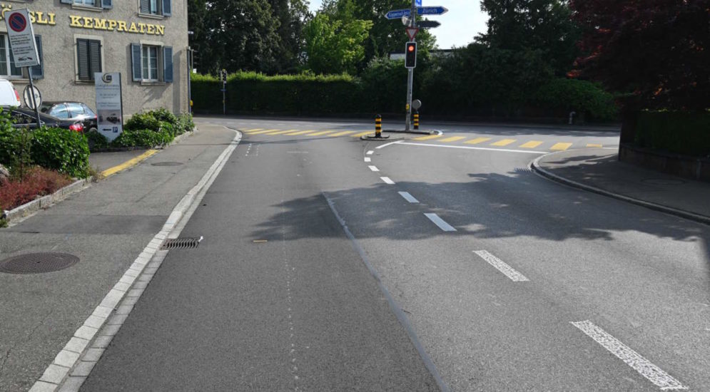 Rapperswil-Jona: Unfall trotz Bremsmanöver fordert drei Verletzte