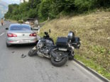 Unterterzen SG: Motorradfahrer prallt bei Unfall in Auto