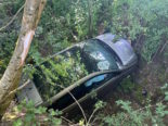 Waldkirch SG: Autofahrer landet bei Unfall in Bachbett