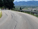 Altstätten SG: Motorradfahrer rutscht bei Unfall in Wiese