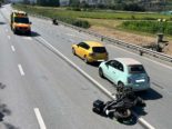 Raron VS: Unfall mit drei Fahrzeugen - Motorradfahrer schwer verletzt