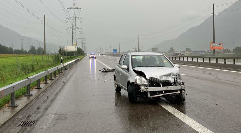 Autobahn A3 bei Bilten GL: Unfall wegen Aquaplaning