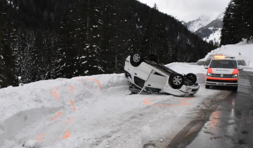 Unfälle Zuoz, Davos GR: Doppelter Totalschaden