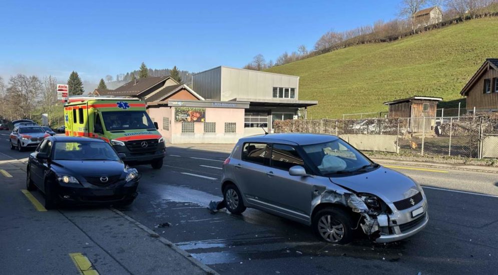 Herisau AR: Zwei Autos bei Unfall kollidiert - eine Verletzte