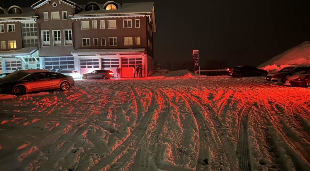 Schwägalp AR: Schneefälle - Autos driften gefährlich