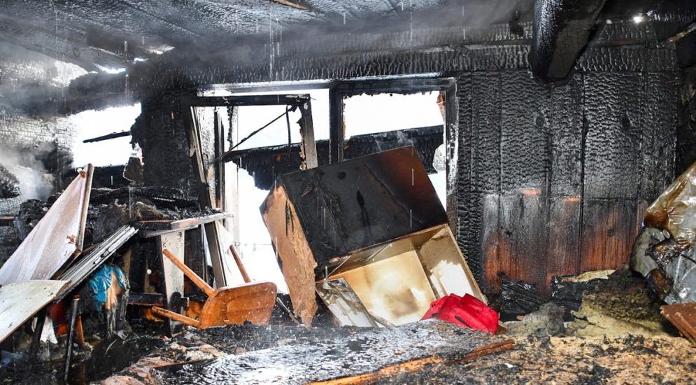 Alvaneu Dorf GR: Dachstock von Wohnhaus in Brand